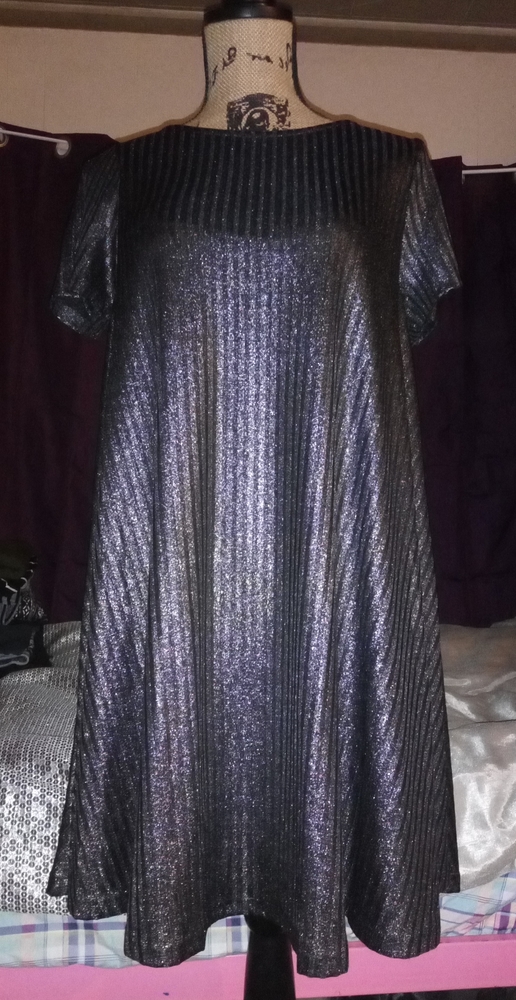 Dress - Picture 5 of 6